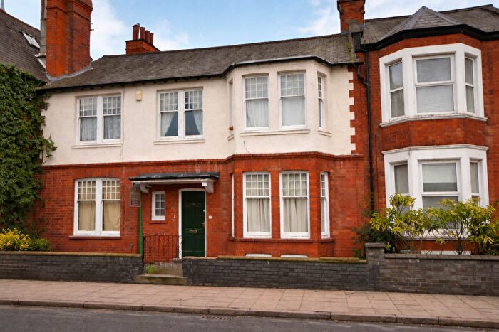 7 Bedroom House Of Multiple Occupation For Sale In Abington Avenue, Northampton, NN1