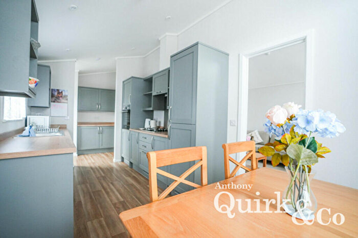 2 Bedroom Bungalow For Sale In Coral Drive, Canvey Island, SS8