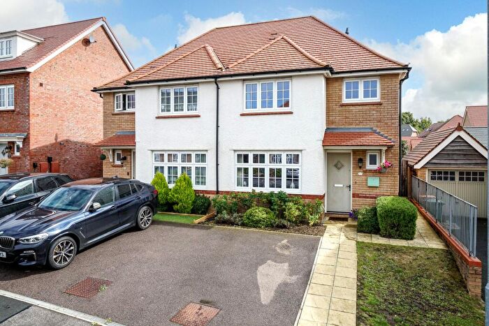 3 Bedroom Semi-Detached House For Sale In Mallard Crescent, Caddington, LU1