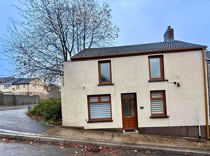 3 Bedroom End Of Terrace House For Sale In Lower Station Street, Aberaman, Aberdare, CF44