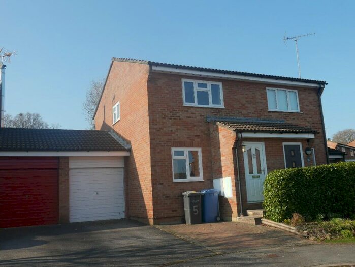 2 Bedroom Semi-Detached House To Rent In Coltsfoot Place, Hook, Hampshire, RG27