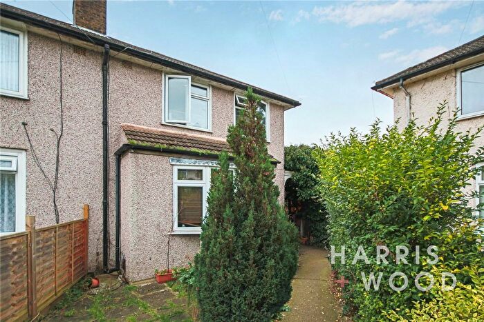 3 Bedroom End Of Terrace House For Sale In Rowney Gardens, Dagenham, RM9