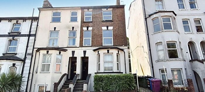 1 Bedroom Maisonette For Sale In Queens Road, Aldershot, GU11