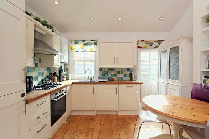 3 Bedroom Maisonette To Rent In Quill Lane, London, SW15