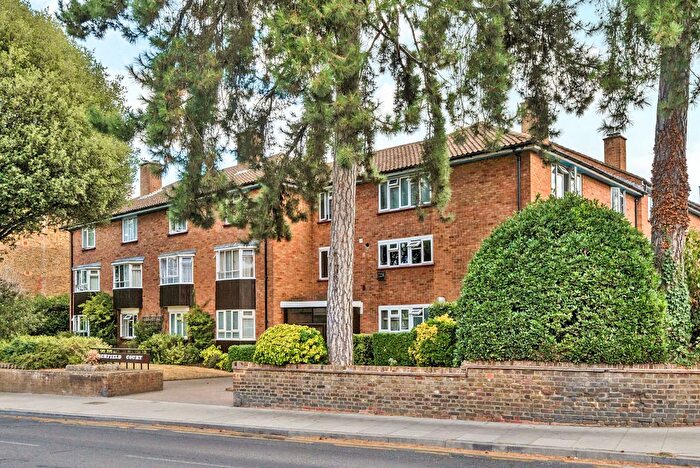 2 Bedroom Flat For Sale In Claremont Road, Surbiton, KT6
