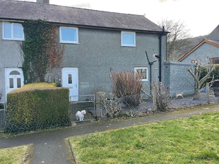 3 Bedroom Semi-Detached House For Sale In Hendy, Tal-Y-Bont, LL32