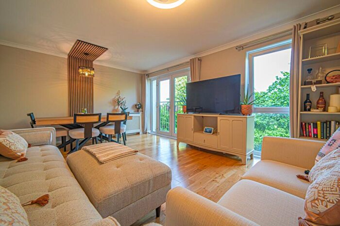 3 Bedroom Maisonette To Rent In Alicia Close, Newport, NP20