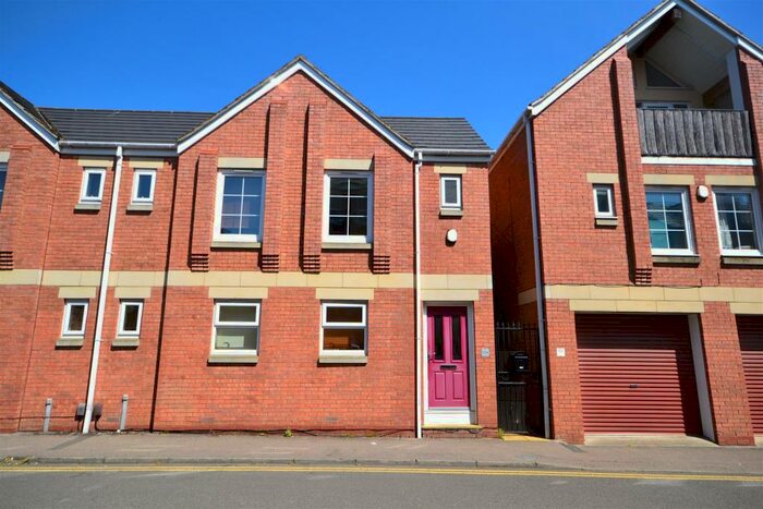 2 Bedroom Semi-Detached House To Rent In Wellington Street, Kettering, NN16
