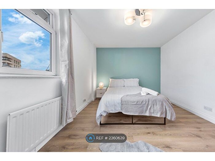 2 Bedroom Maisonette To Rent In Northgate Court, London, SW9