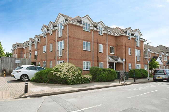 2 Bedroom Flat For Sale In Claremont Road, Portsmouth, Hampshire, PO1