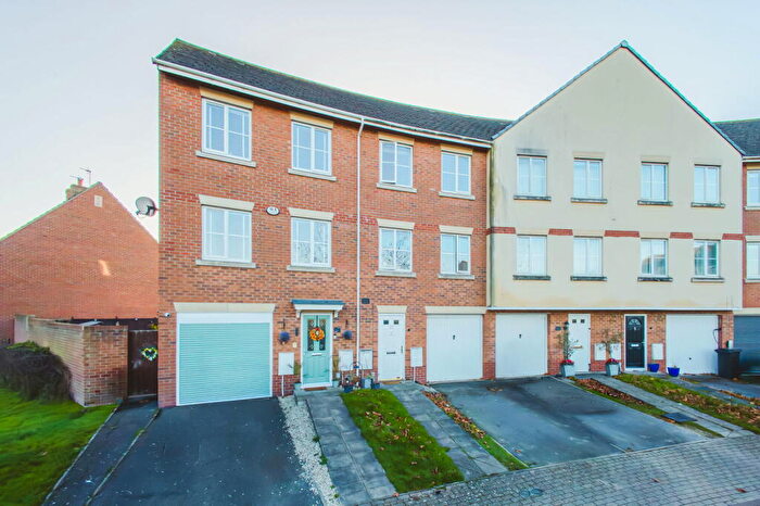 5 Bedroom Town House For Sale In Neptune Crescent, Swindon, SN3