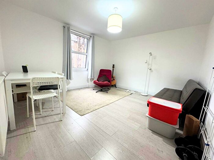 1 Bedroom Flat To Rent In Rye Hill Park, London, SE15