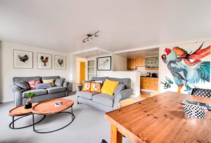 2 Bedroom Flat To Rent In , Calton Road, Edinburgh, EH8