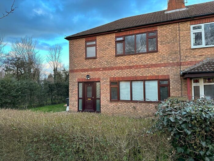 3 Bedroom Semi-Detached House To Rent In Winstre Road, Borehamwood, WD6