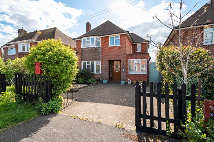 3 Bedroom Detached House For Sale In Highlands Road, Andover., SP10