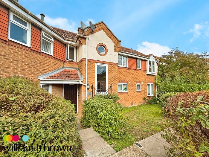 2 Bedroom Flat To Rent In Caravel Close, Grays, RM16