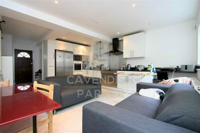 5 Bedroom Mews House To Rent In Canfield Gardens, South Hampstead, London NW6