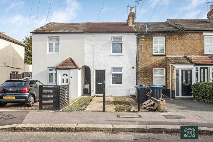2 Bedroom End Of Terrace House For Sale In Mandeville Road, Enfield, London, EN3