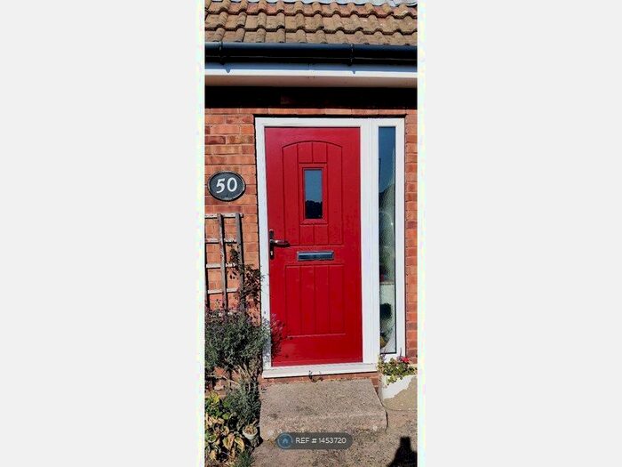 3 Bedroom Semi-Detached House To Rent In Hollingthorpe Avenue, Hall Green, Wakefield, WF4