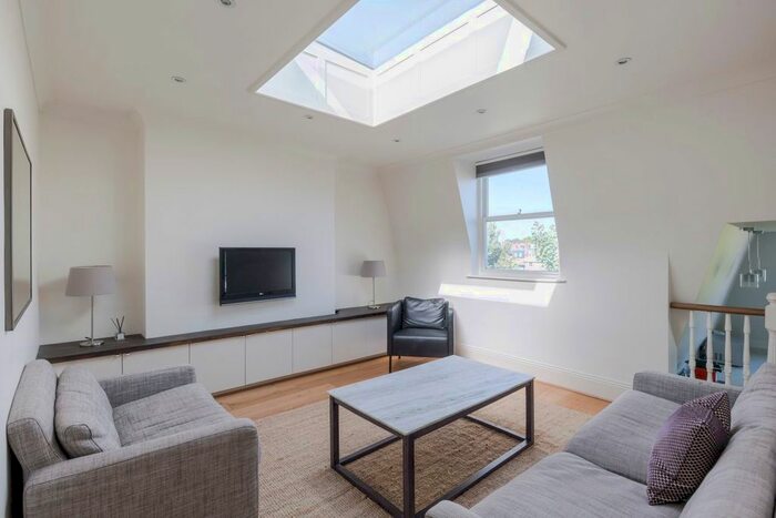 2 Bedroom Flat To Rent In Fulham Road, London, SW6