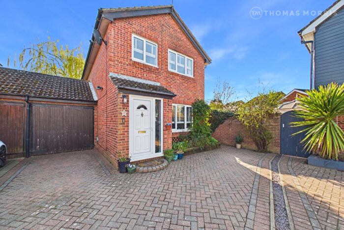3 Bedroom Link Detached House For Sale In The Paddock, Somersham, Huntingdon, Cambridgeshire, PE28