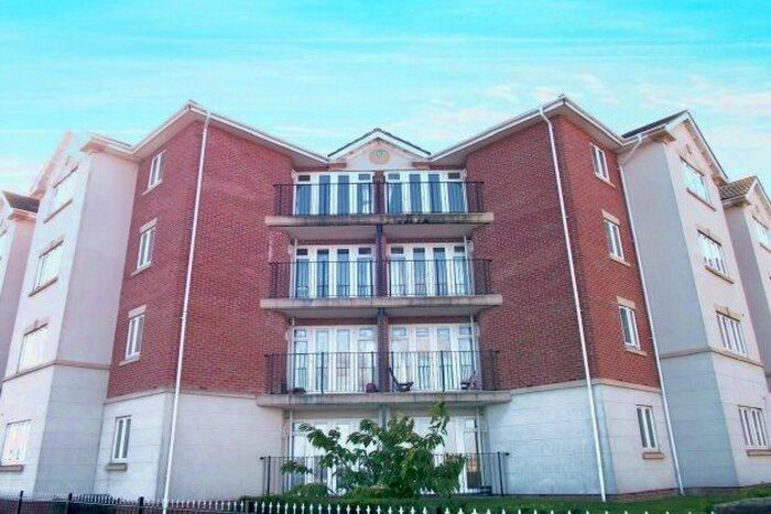 2 Bedroom Flat To Rent In Hayling Close, Gosport, PO12