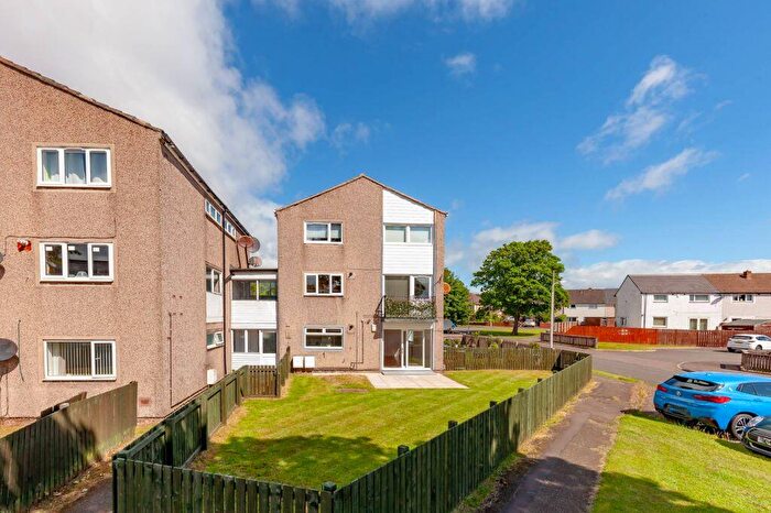 3 Bedroom Flat For Sale In Hilton Road, Rosyth, Fife, KY11