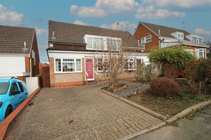4 Bedroom Semi-Detached House For Sale In Honeybourne Road, Halesowen, B63
