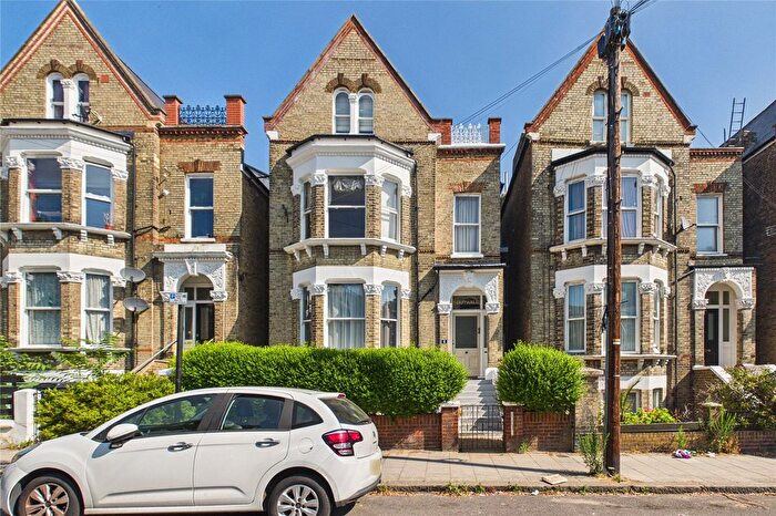 2 Bedroom Flat For Sale In St Saviour's Road, London, SW2