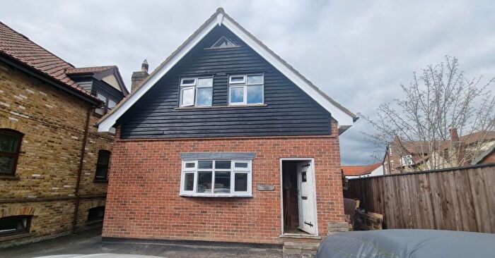 4 Bedroom Detached House For Sale In Whiffins Orchard, Coopersale Common, Coopersale, Epping, Essex, CM16