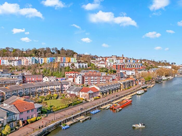 2 Bedroom Flat For Sale In Pooles Wharf Court, Bristol, BS8