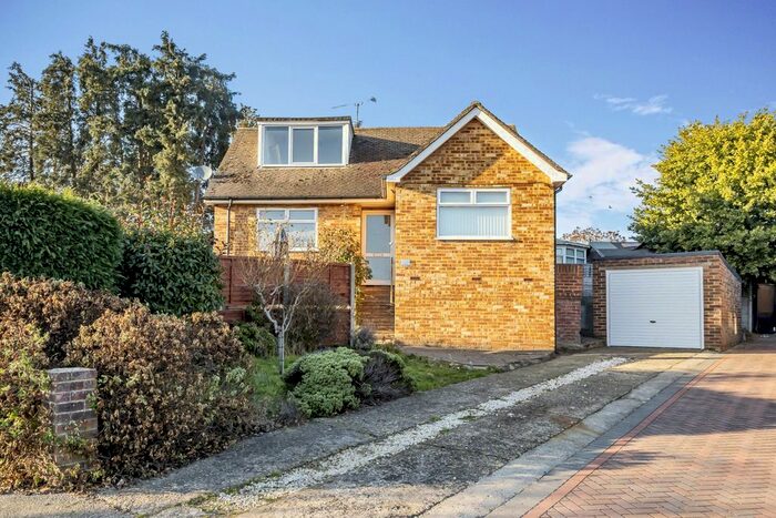 3 Bedroom Bungalow For Sale In Sharfleet Drive, Rochester, ME2