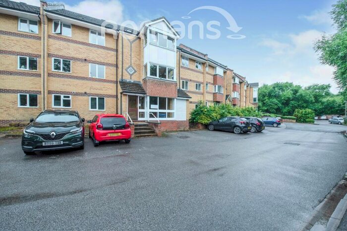 2 Bedroom Apartment To Rent In Wheeler Court, RG31