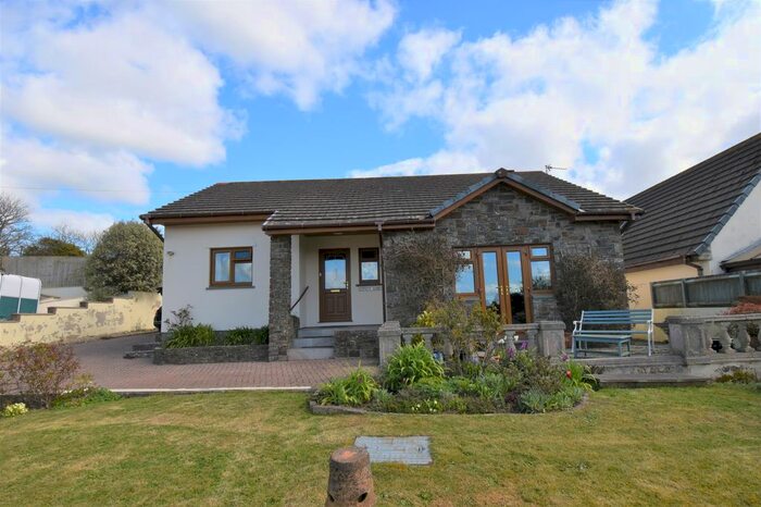 3 Bedroom Detached Bungalow For Sale In Jeffreyston, Kilgetty, SA68