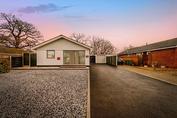 2 Bedroom Bungalow For Sale In Furners Mead, Henfield, West Sussex, BN5