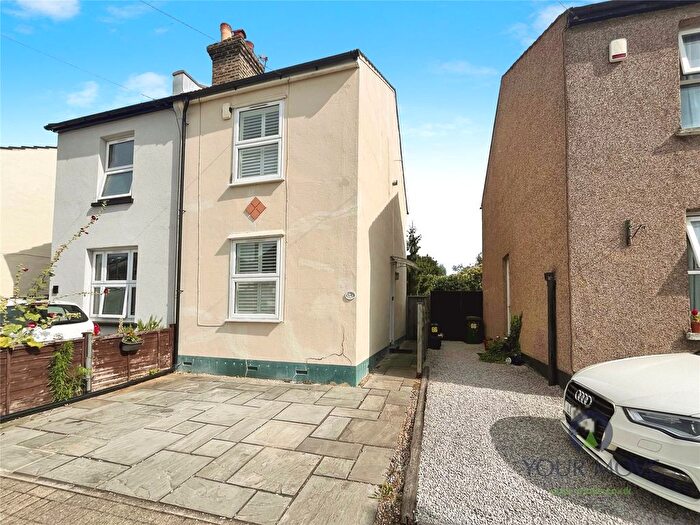 3 Bedroom Semi-Detached House For Sale In Newbury Road, Bromley, BR2