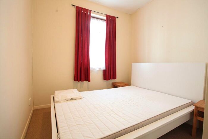 2 Bedroom Flat To Rent In East Cromwell Street, Leith, Edinburgh, EH6
