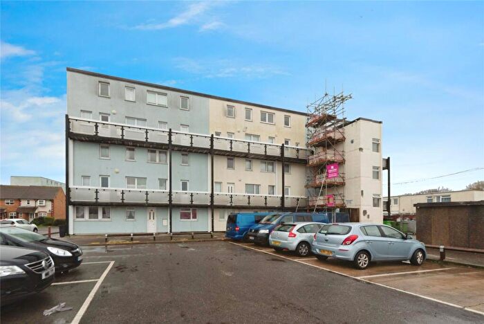 2 Bedroom Flat For Sale In Magennis Close, Gosport, Hampshire, PO13