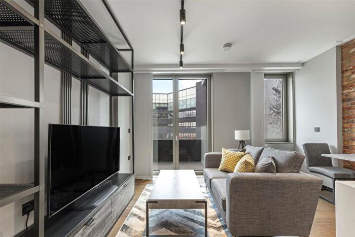 Flat To Rent In Hewett Street, Shoreditch, EC2A