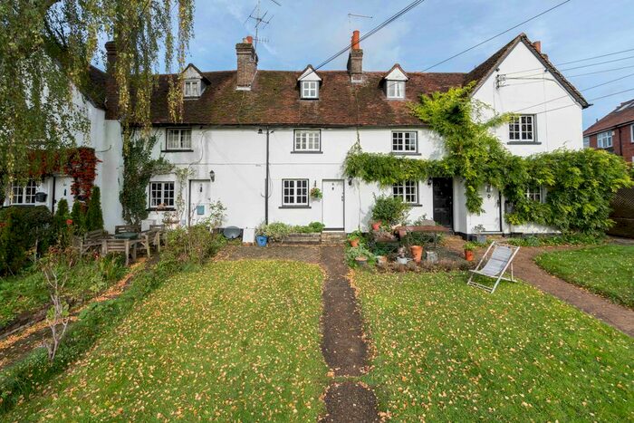 2 Bedroom Terraced House To Rent In The Borough, Brockham, Betchworth, RH3