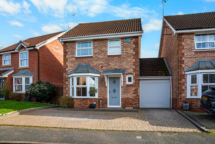 3 Bedroom Link Detached House For Sale In Scaife Road, Bromsgrove, B60