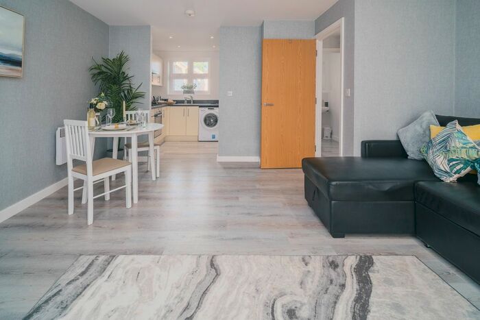 2 Bedroom Flat To Rent In Gray Court, Stevenage, SG1