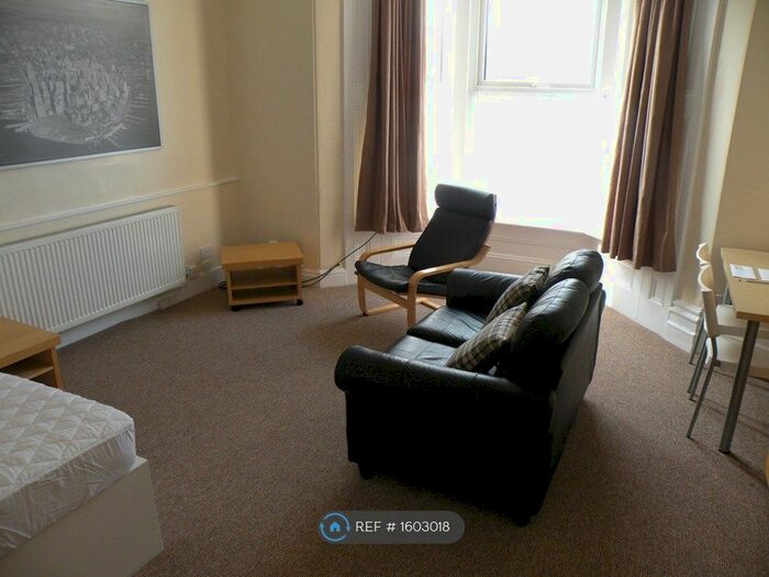 Studio To Rent In Leeds, Leeds, LS11