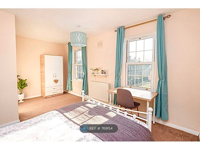 2 Bedroom Maisonette To Rent In Merryfield, London, SE3