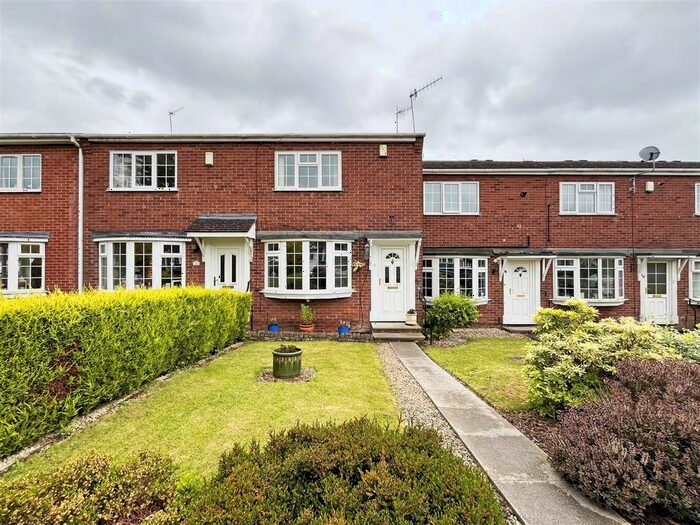 2 Bedroom Town House To Rent In Holkham Close, Arnold, Nottingham, NG5