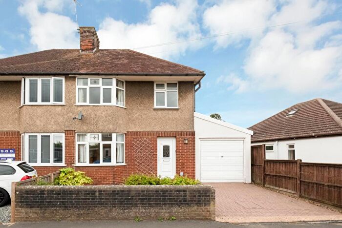 3 Bedroom Semi-Detached House For Sale In Doughty Street, Stamford, PE9