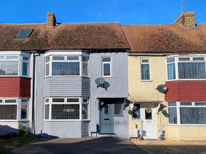 3 Bedroom Terraced House To Rent In Dial Road, Gillingham ME7
