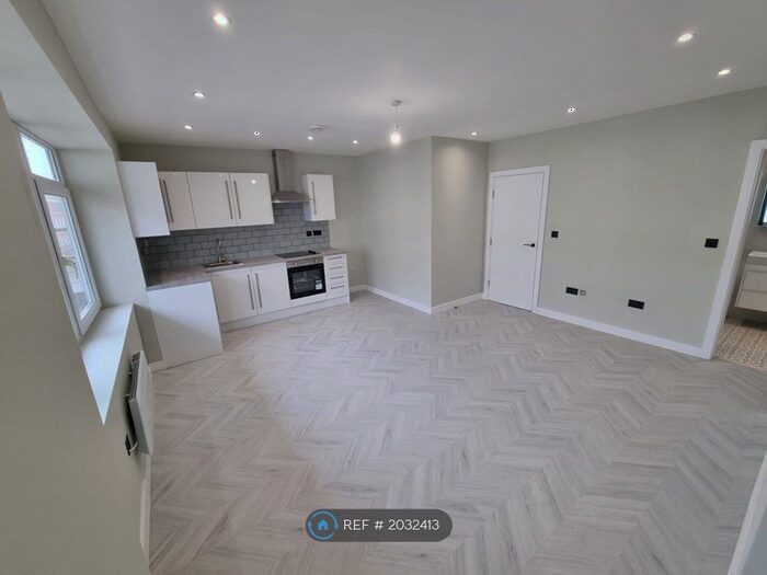 2 Bedroom Flat To Rent In Cambridge Road, Hastings, TN34