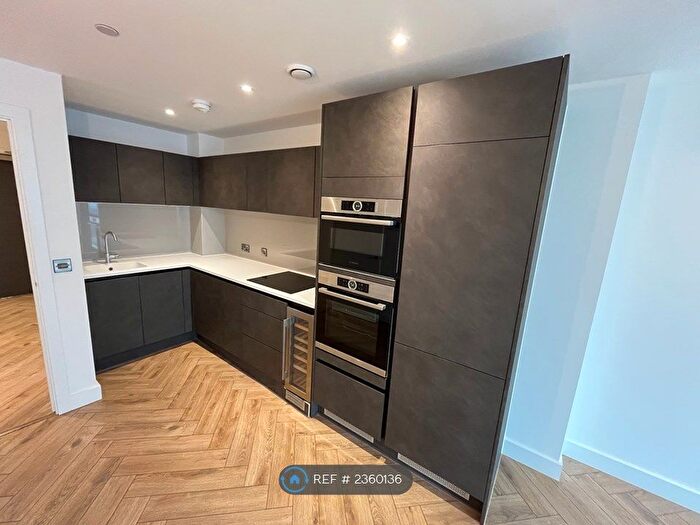 1 Bedroom Flat To Rent In Chester Road, Manchester, M15