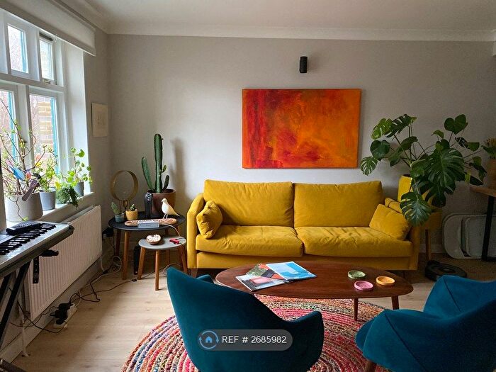 1 Bedroom Flat To Rent In Bishops Court, London, N16